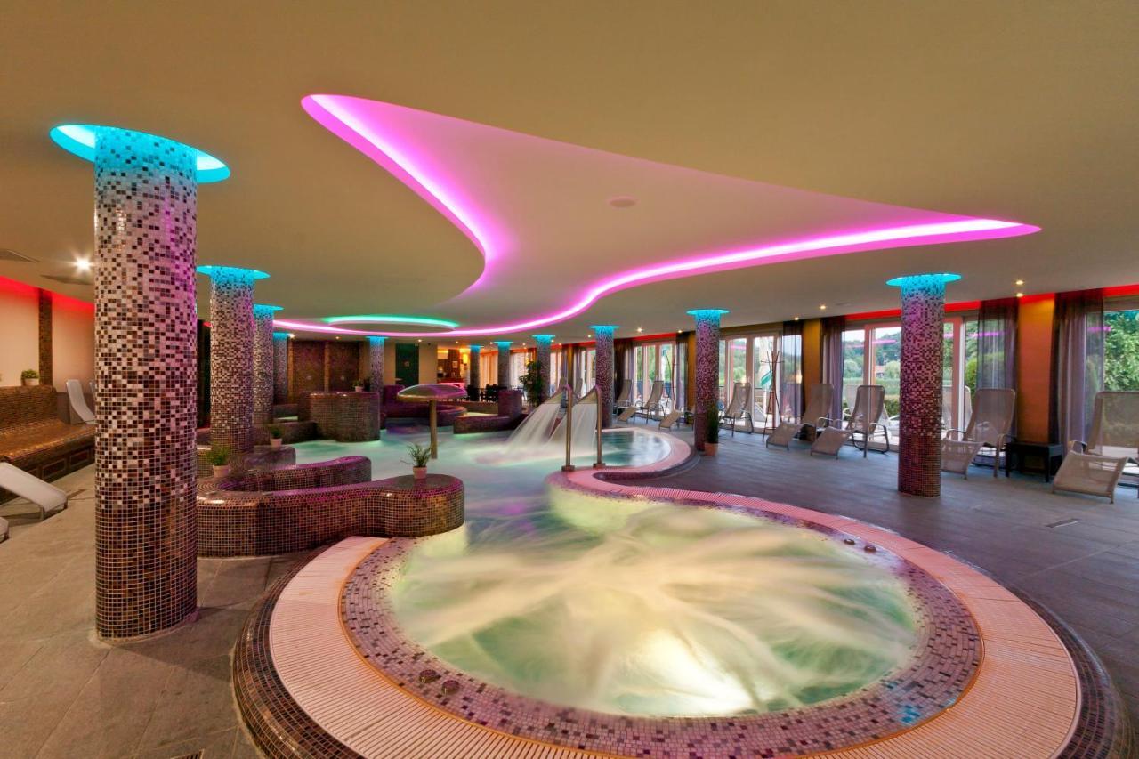 To Wellness Hotel Bánk Exterior photo